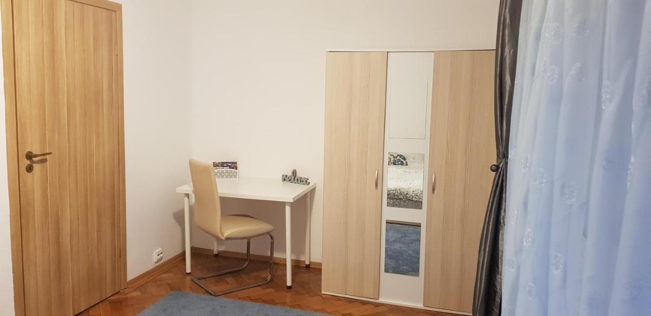 Petuniei Apartment Braşov Buitenkant foto